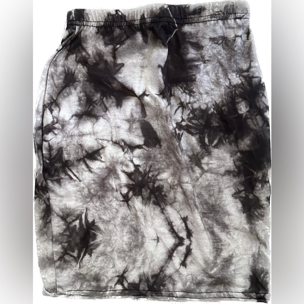 PRETTYLITTLETHING - Tiedye Mini Skirt